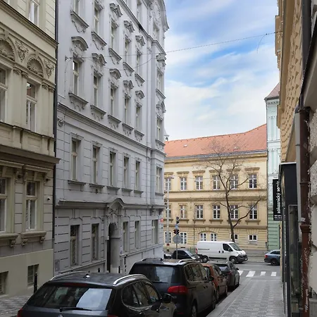 Meloun Center Apartament *
