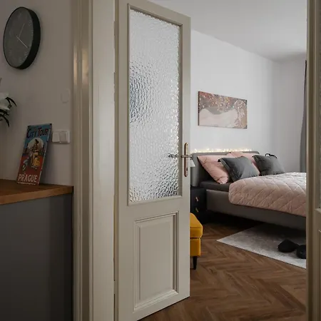 Meloun Center Daire Prag