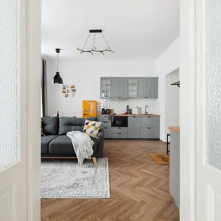 Meloun Center * Prag